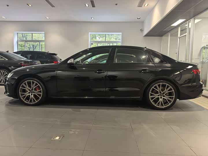 Фото 5 - Audi S4