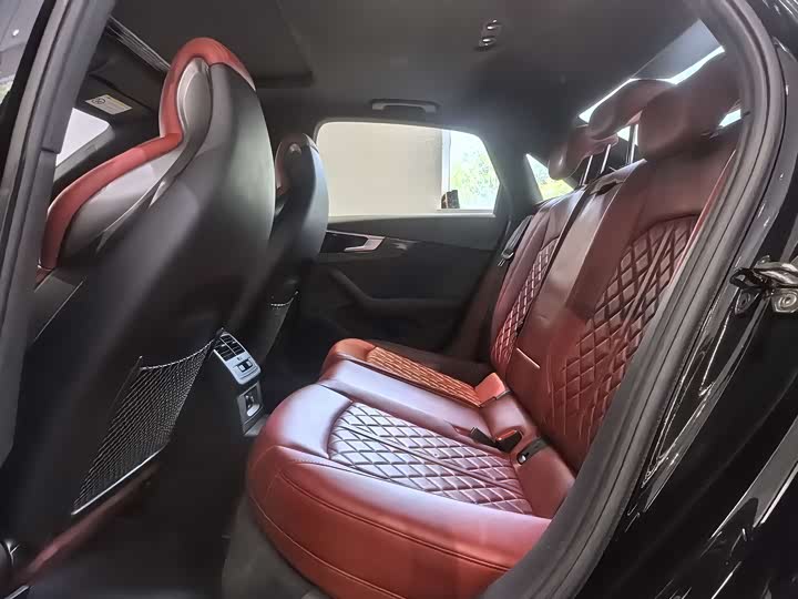 Фото 9 - Audi S4