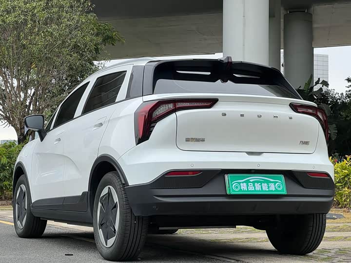 Фото 4 - Geely Geometry E Firefly