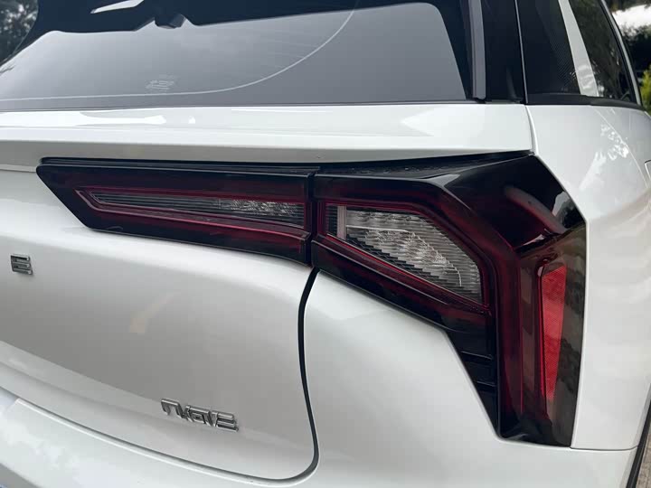 Фото 8 - Geely Geometry E Firefly