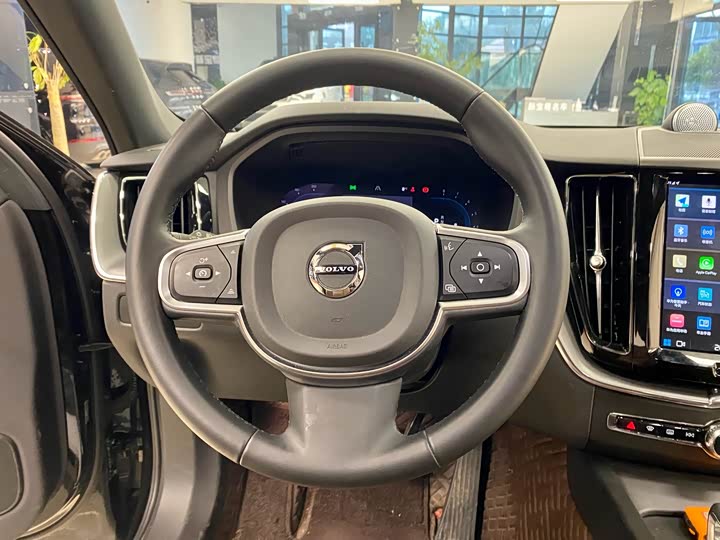 Фото 6 - Volvo XC60