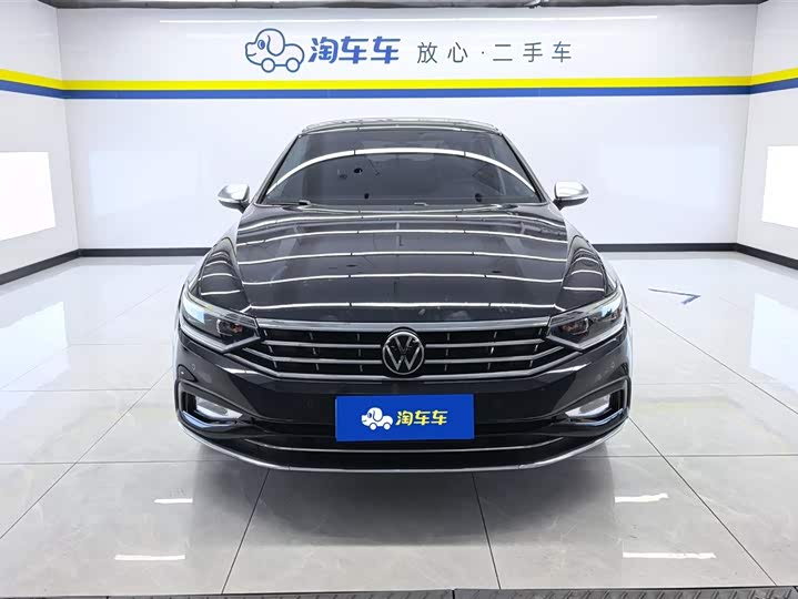 Фото 2 - Volkswagen Magotan