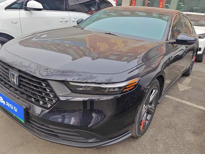 Фото 1 - Honda Accord Hybrid