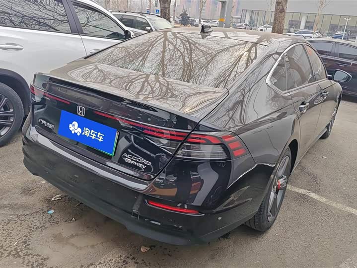 Фото 3 - Honda Accord Hybrid