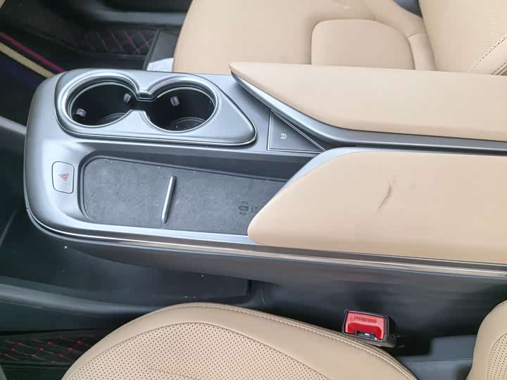 Фото 5 - BAIC Arcfox Alpha T5