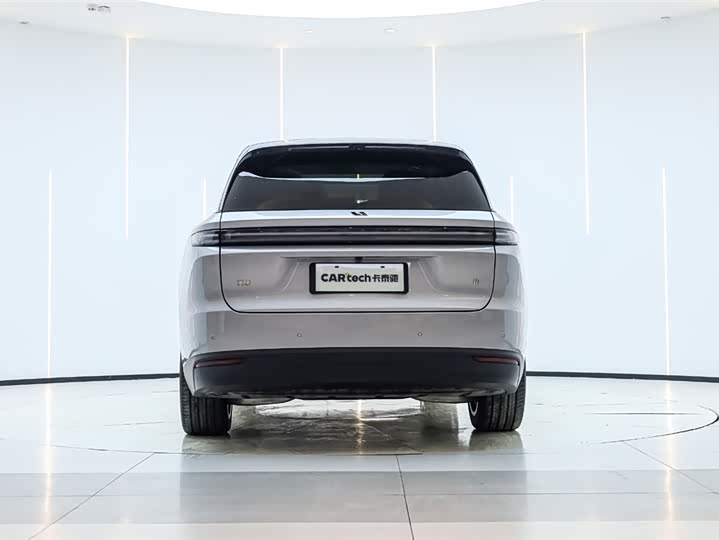 Фото 2 - LiXiang i8