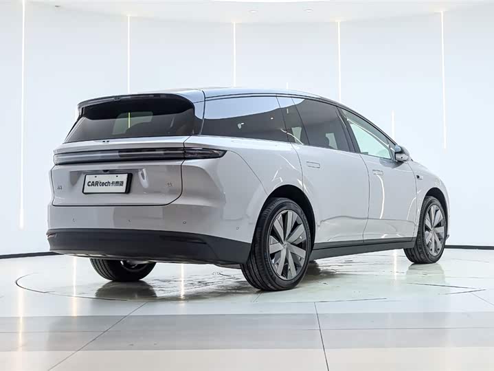 Фото 3 - LiXiang i8