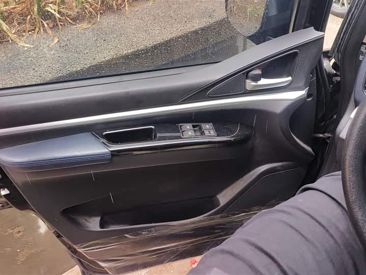 Фото 7 - Dongfeng Forthing Lingzhi M5