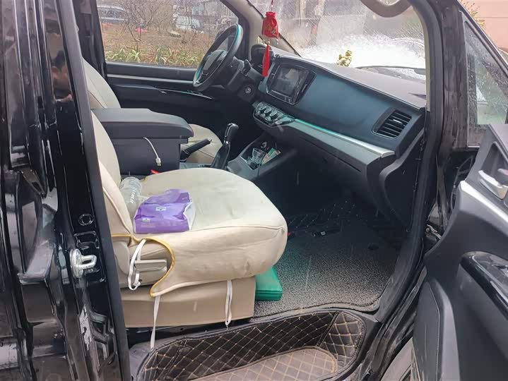 Фото 8 - Dongfeng Forthing Lingzhi M5