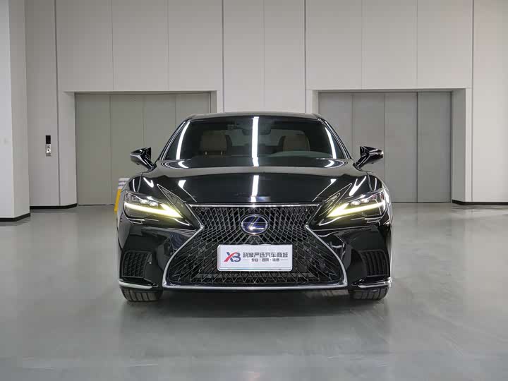 Фото 3 - Lexus LS