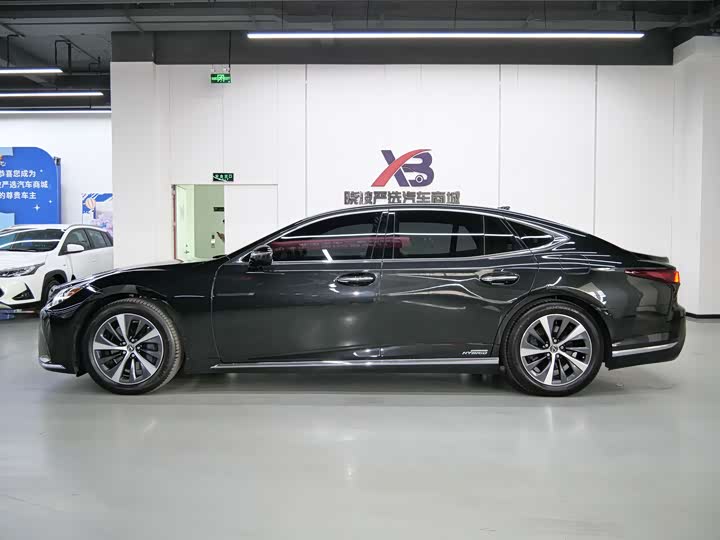 Фото 4 - Lexus LS