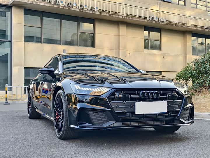 Фото 2 - Audi A7L