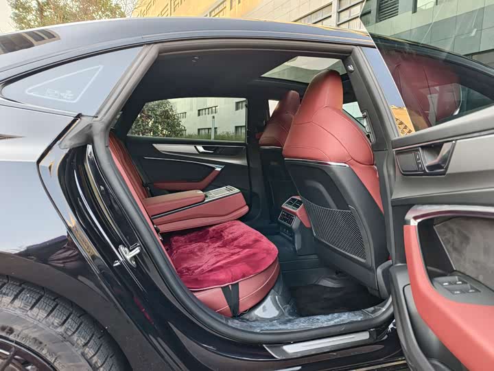 Фото 5 - Audi A7L