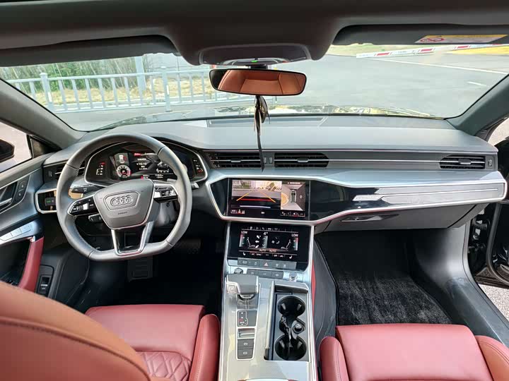 Фото 6 - Audi A7L