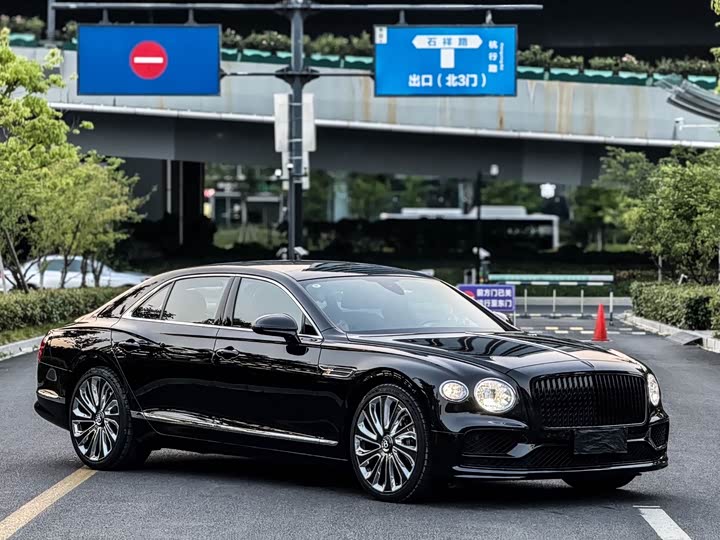 Фото 3 - Bentley Flying Spur