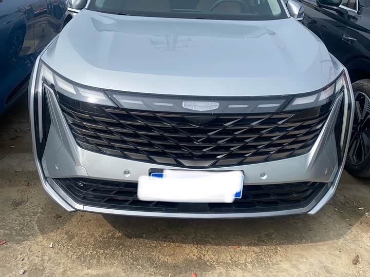 Фото 1 - Geely Atlas L