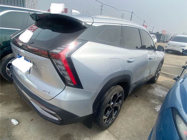 Фото 9 - Geely Atlas L