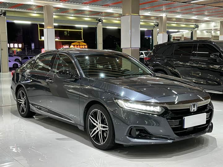 Фото 3 - Honda Accord