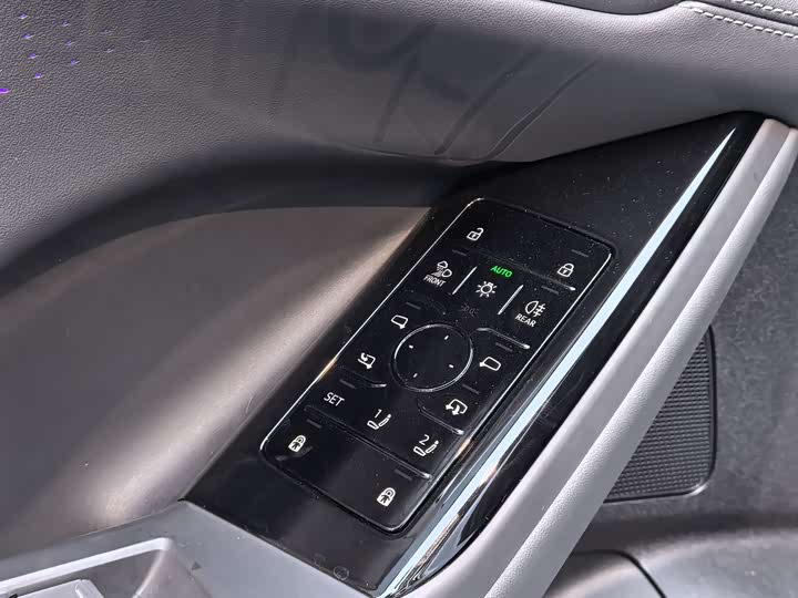 Фото 5 - Audi Q6L e-tron