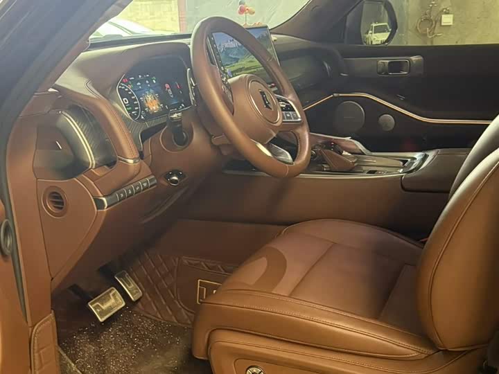 Фото 5 - Tank 700 Hybrid