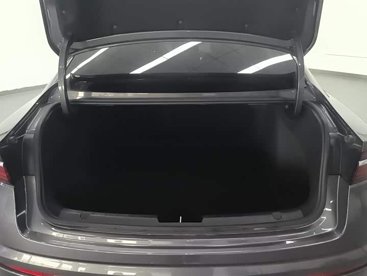 Фото 4 - Geely Preface