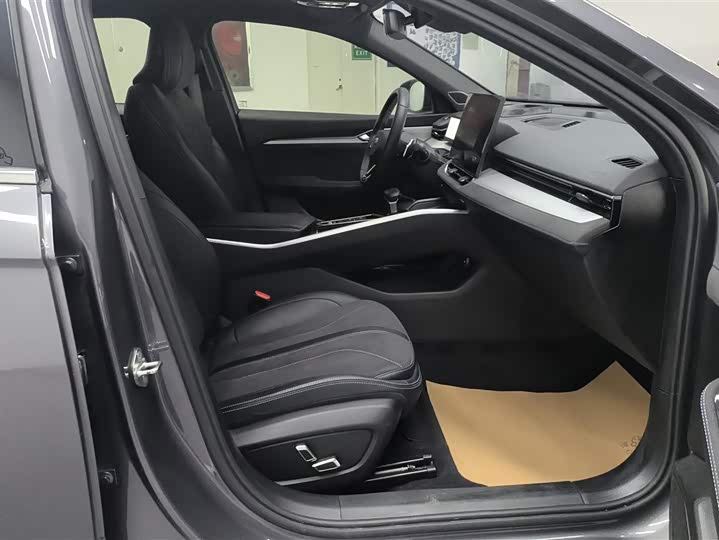 Фото 8 - Geely Preface