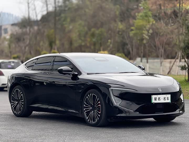 Фото 3 - Avatr 12