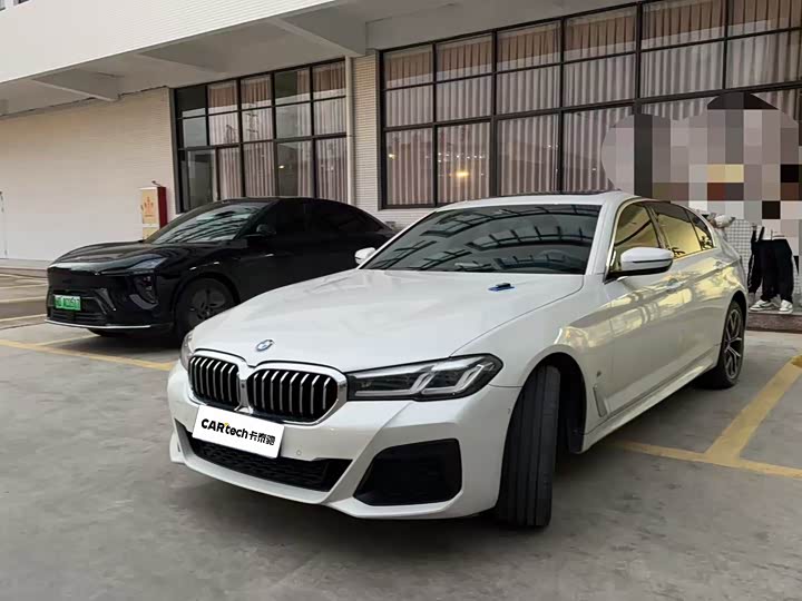 Photo 1 - BMW 5 Series