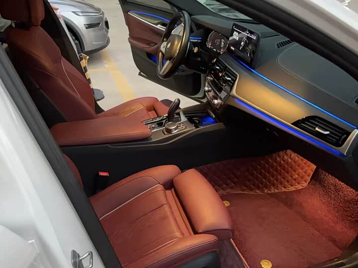 Photo 5 - BMW 5 Series