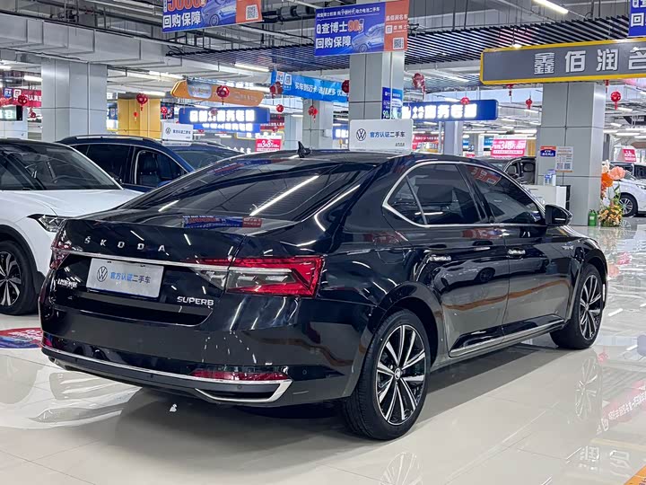 Photo 4 - Skoda Superb