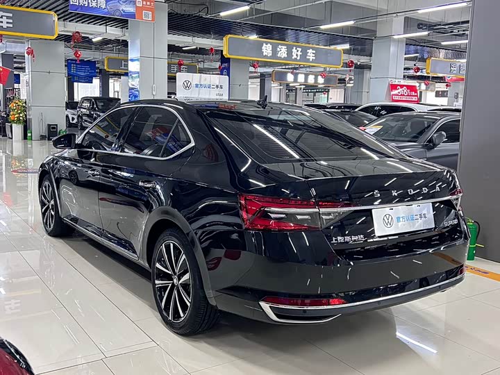 Photo 6 - Skoda Superb