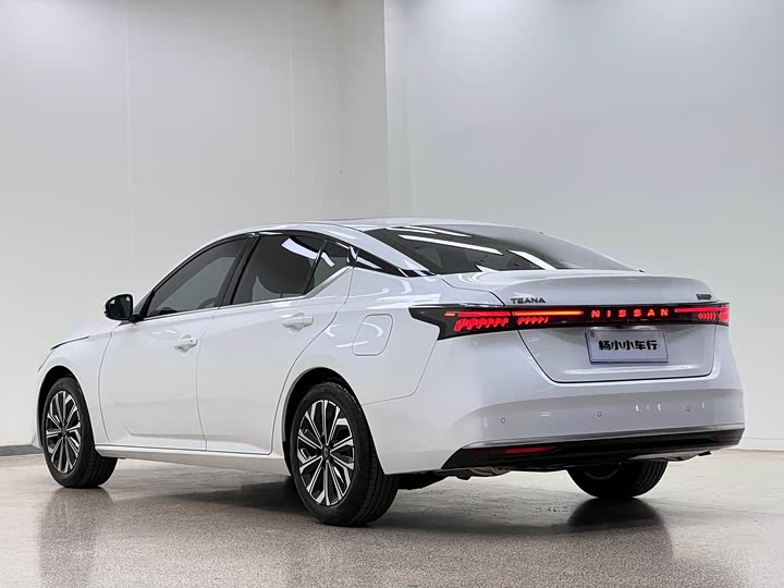 Фото 5 - Nissan Teana