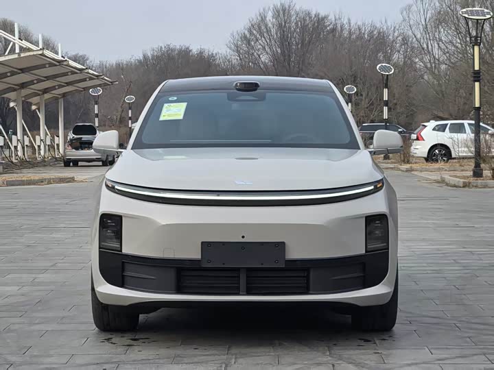 Photo 2 - LiXiang L6