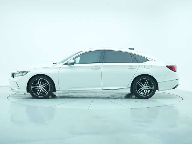 Фото 4 - Honda Inspire