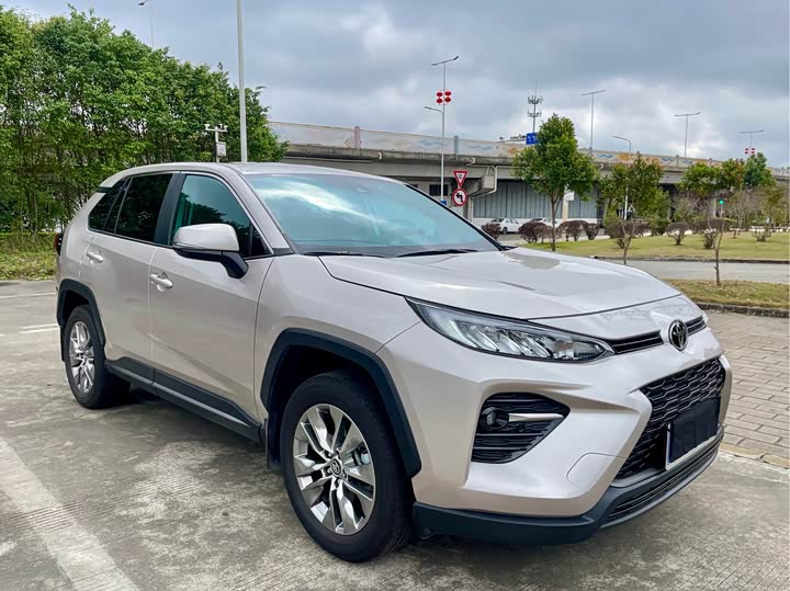 Фото 3 - Toyota Wildlander