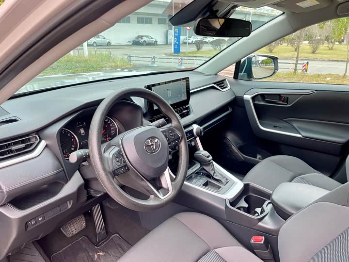 Фото 4 - Toyota Wildlander