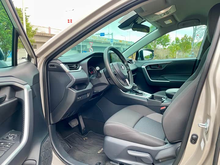 Фото 6 - Toyota Wildlander