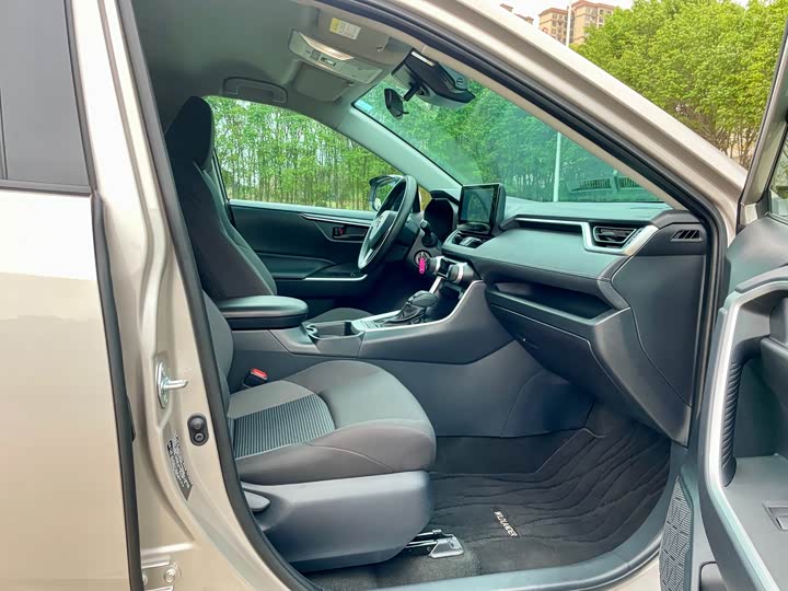 Фото 8 - Toyota Wildlander