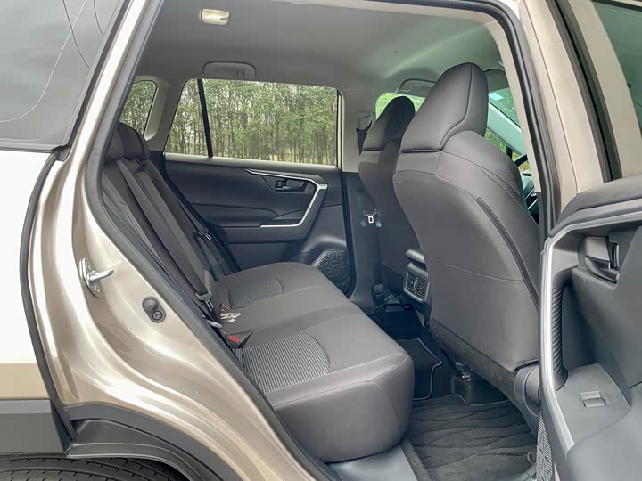 Фото 9 - Toyota Wildlander