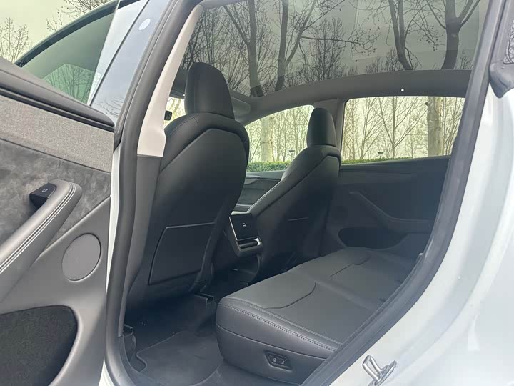 Фото 6 - Tesla Model Y