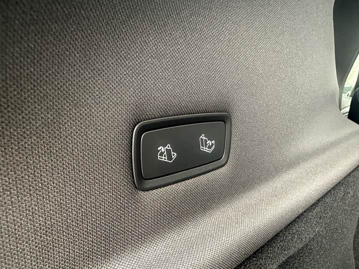 Фото 9 - Tesla Model Y