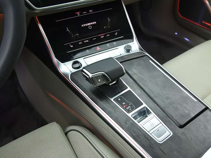 Фото 7 - Audi A6L