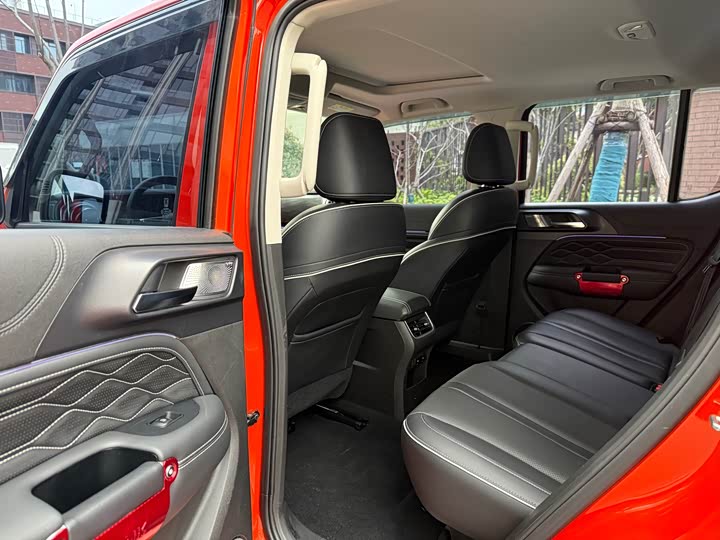 Фото 9 - Tank 300