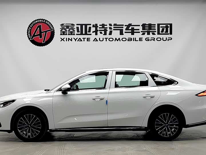 Photo 2 - Geely Emgrand