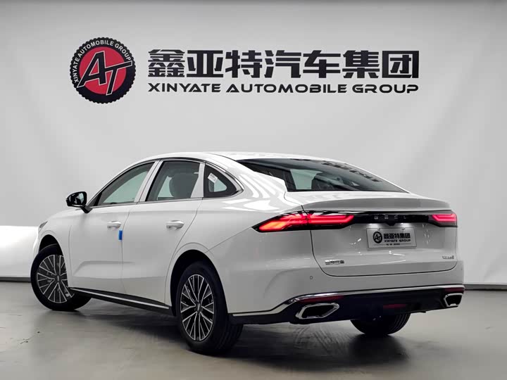 Photo 3 - Geely Emgrand