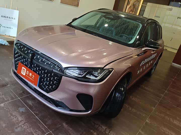 Фото 1 - Lincoln Corsair