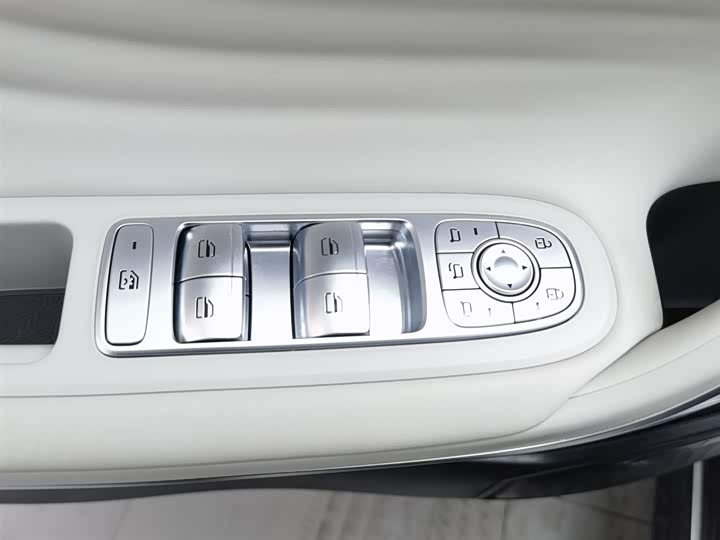 Фото 9 - Exeed LX C-DM Hybrid