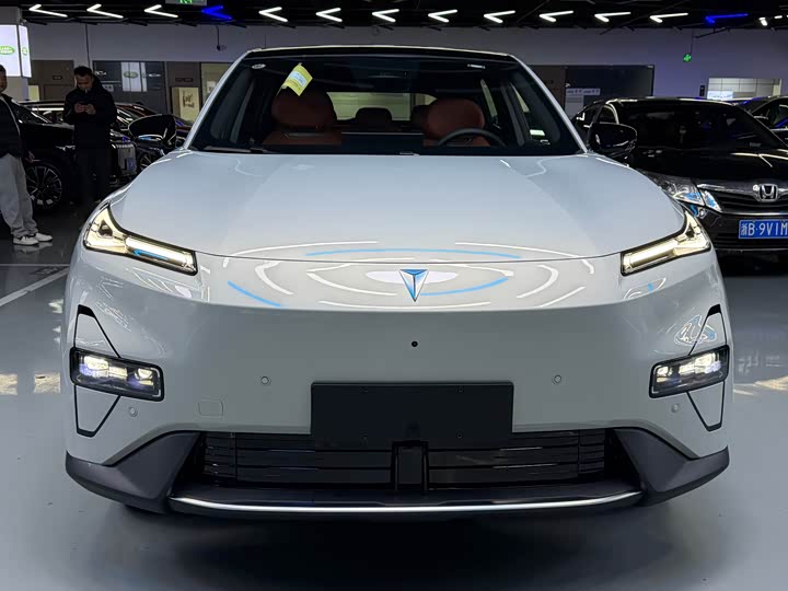 Фото 2 - Changan Deepal S05