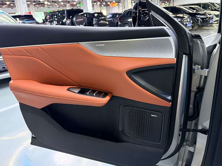 Фото 5 - Changan Deepal S05