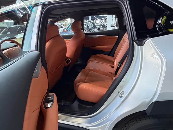 Фото 9 - Changan Deepal S05